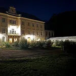 Zamek Bystrice Nad Uhlavou 아파트 *