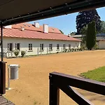 Zamek Bystrice Nad Uhlavou *