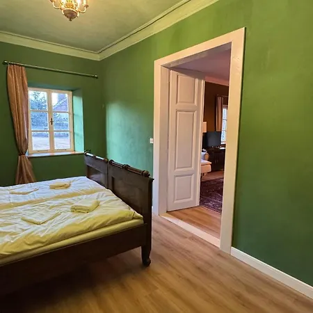 Zamek Bystrice Nad Uhlavou Apartment *