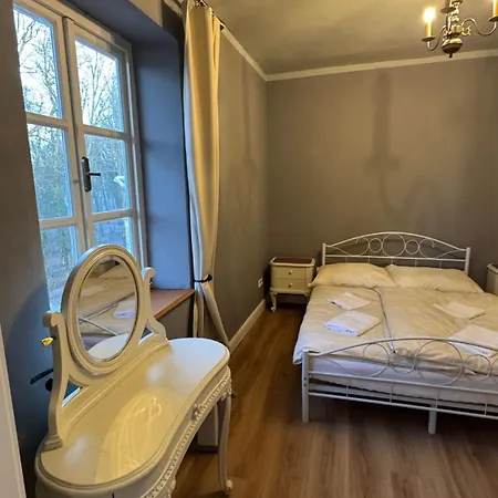 Zamek Bystrice Nad Uhlavou Apartment