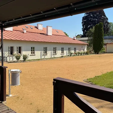 Zamek Bystrice Nad Uhlavou *