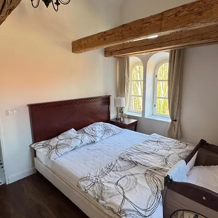 شقة Zamek Bystrice Nad Uhlavou *