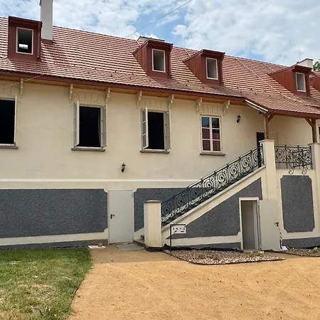 Zamek Bystrice Nad Uhlavou *