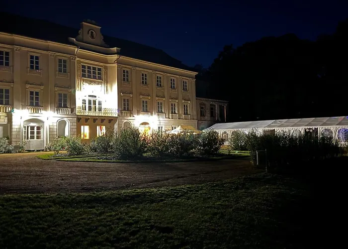 Zamek Bystrice Nad Uhlavou Lägenhet *