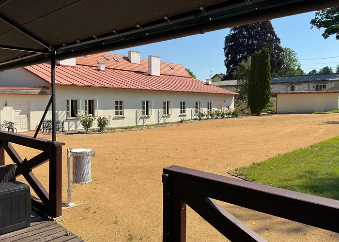 Zámek Bystřice Nad úhlavou *