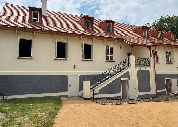 Zamek Bystrice Nad Uhlavou *
