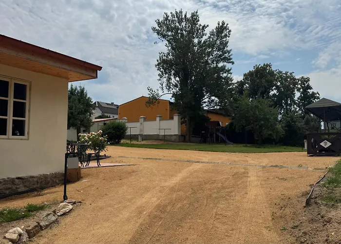 Zamek Bystrice Nad Uhlavou * كلاتوفي
